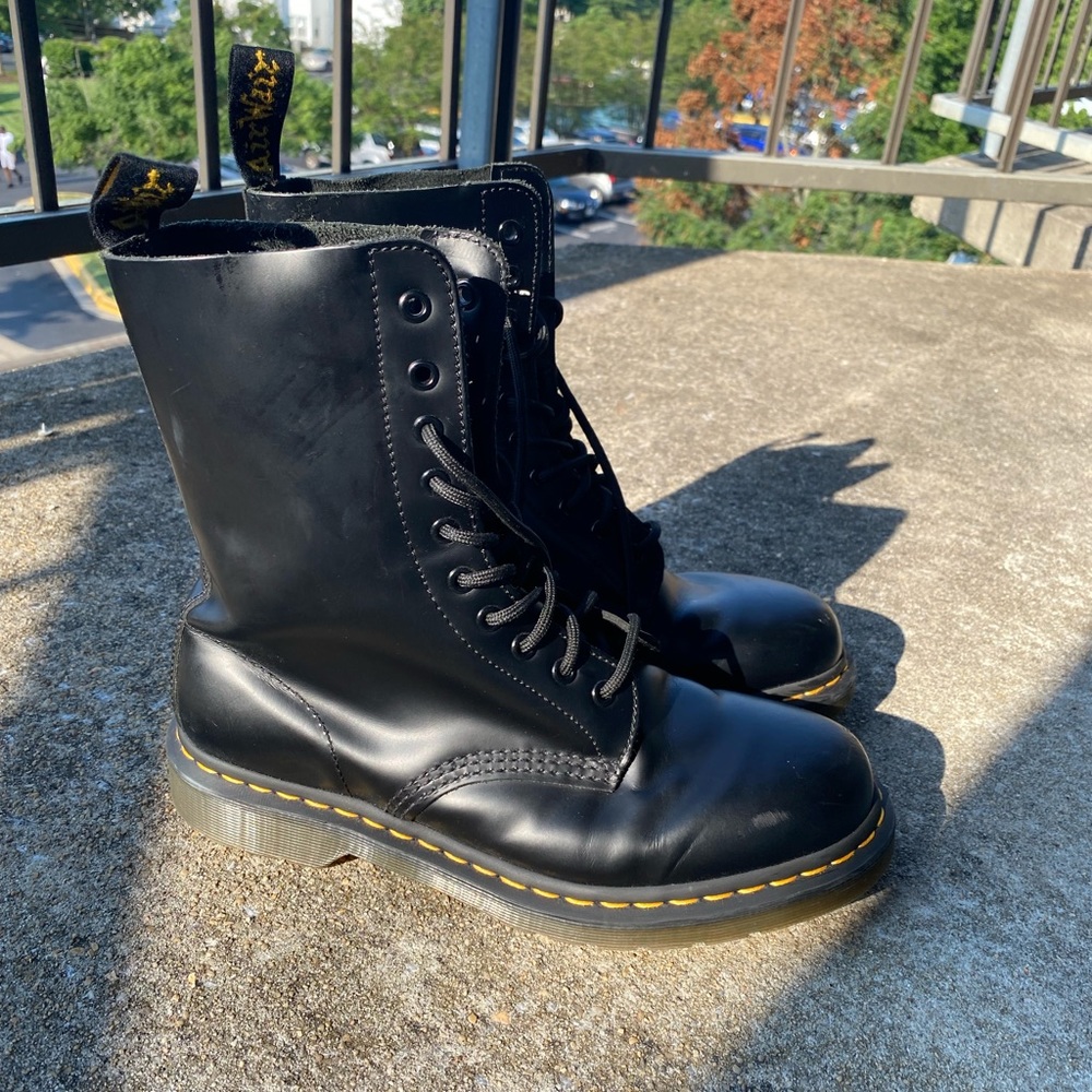 Dr Martens 1490 combat boots